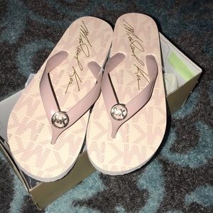 Michael kors flip flops